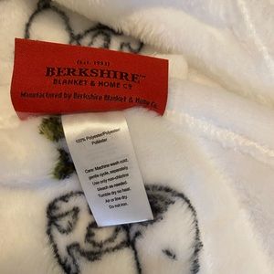 Peanuts polyester blanket